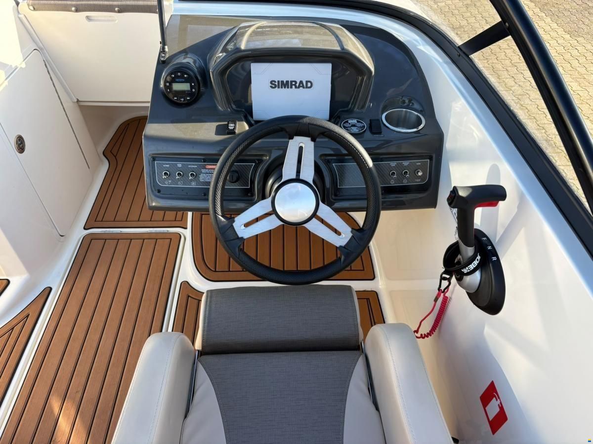 Bayliner VR5