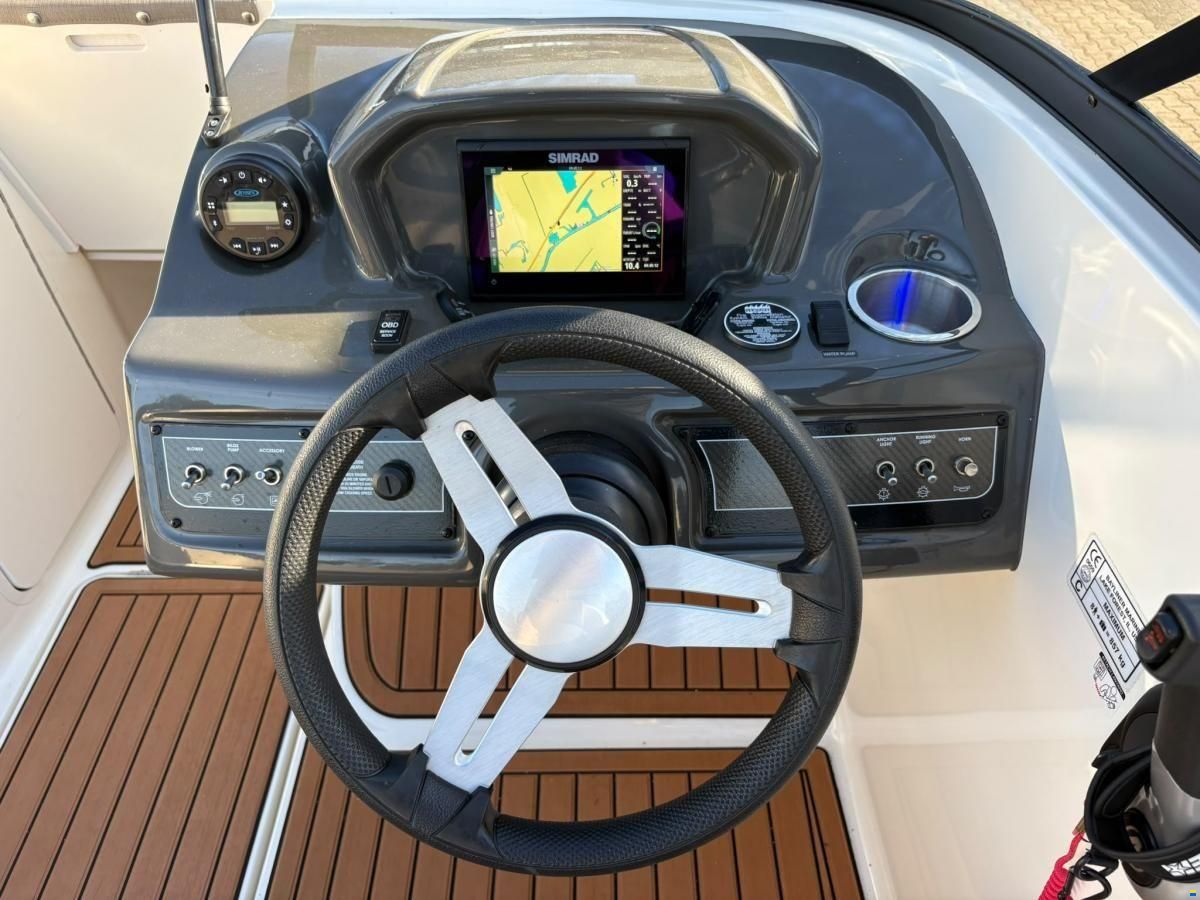 Bayliner VR5