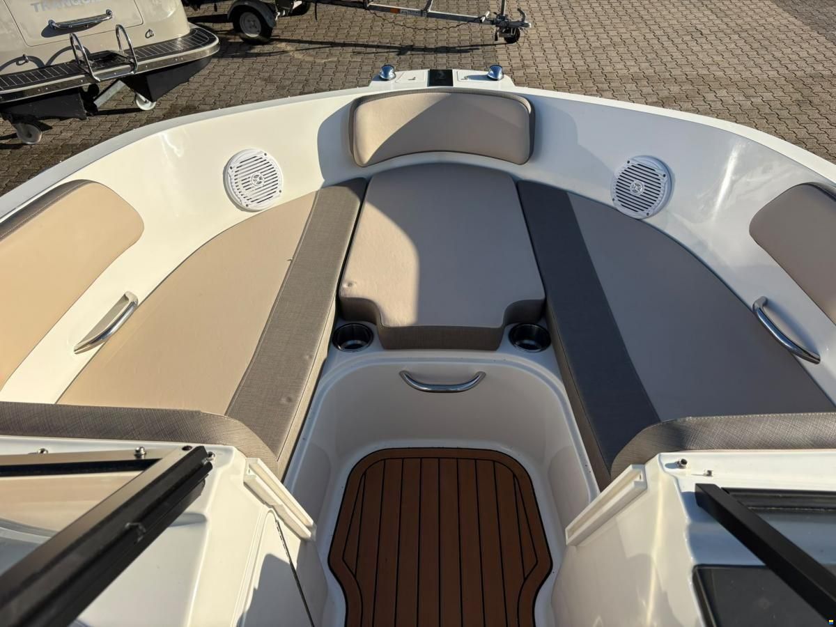 Bayliner VR5