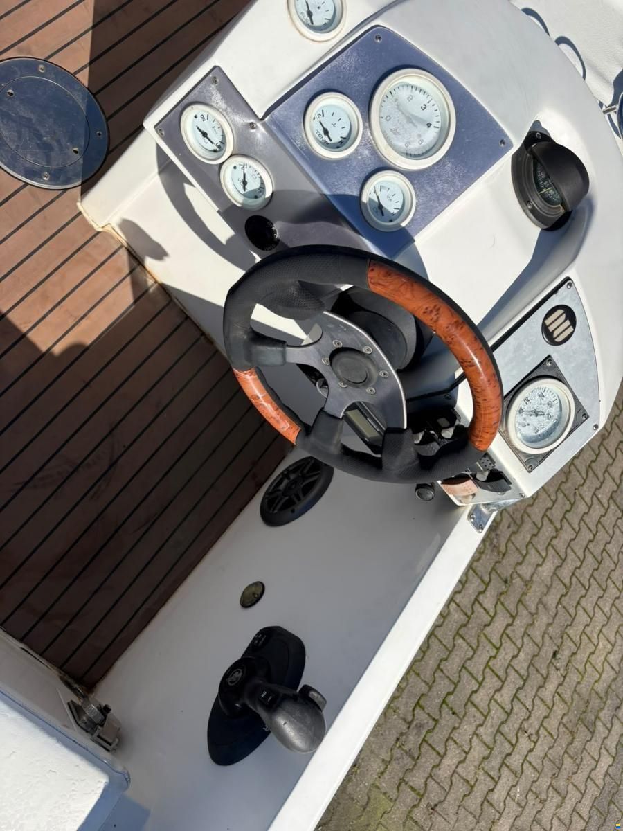 Novurania Custom Line 600