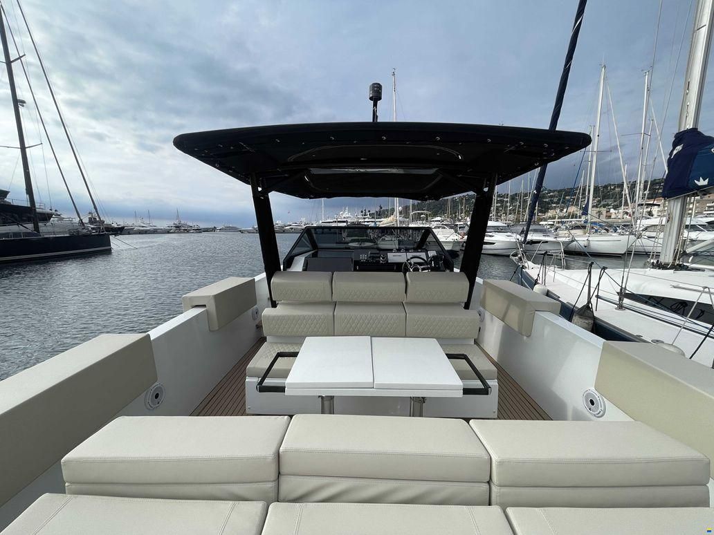 De Antonio D34 daycruiser