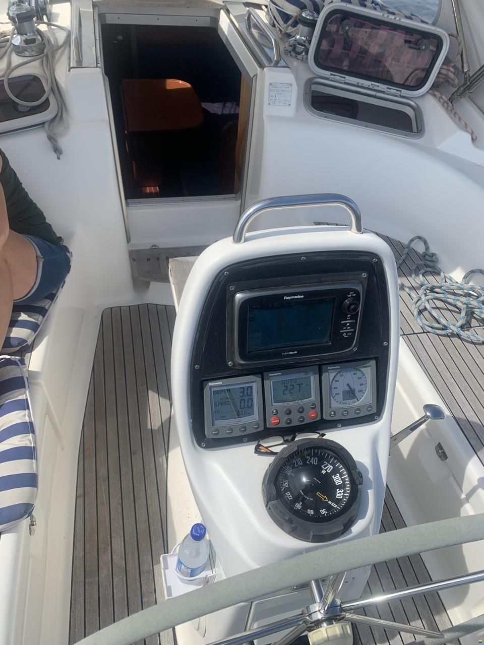 Bavaria 37 Cruiser 1 Hand