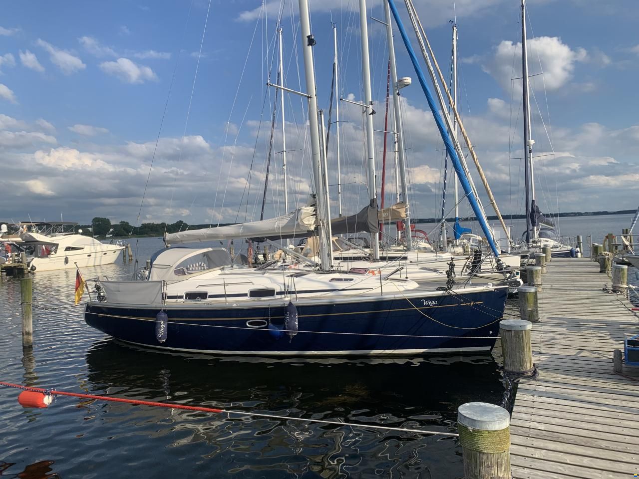 Bavaria 37 Cruiser 1 Hand