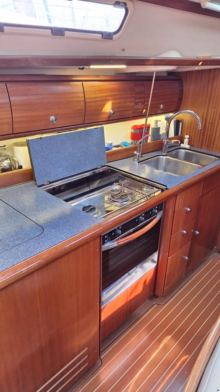 Bavaria 38-3 neuwertig ausger&uuml;stet