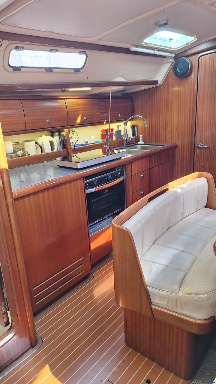 Bavaria 38-3 neuwertig ausger&uuml;stet