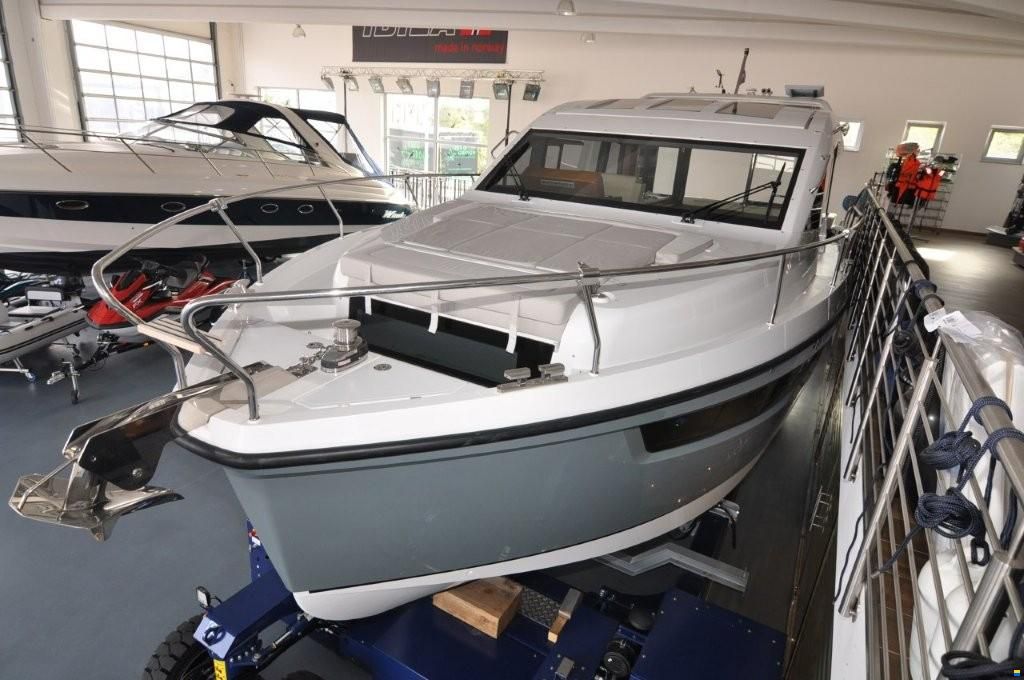 Sealine C430