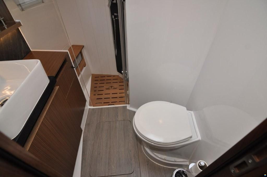Sealine C430