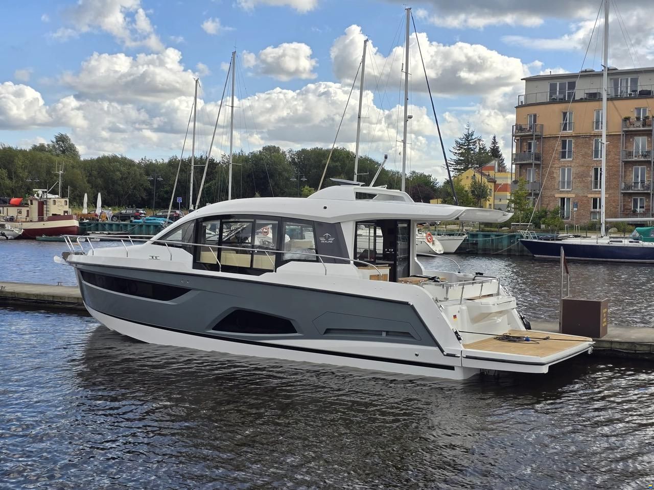 Sealine C430