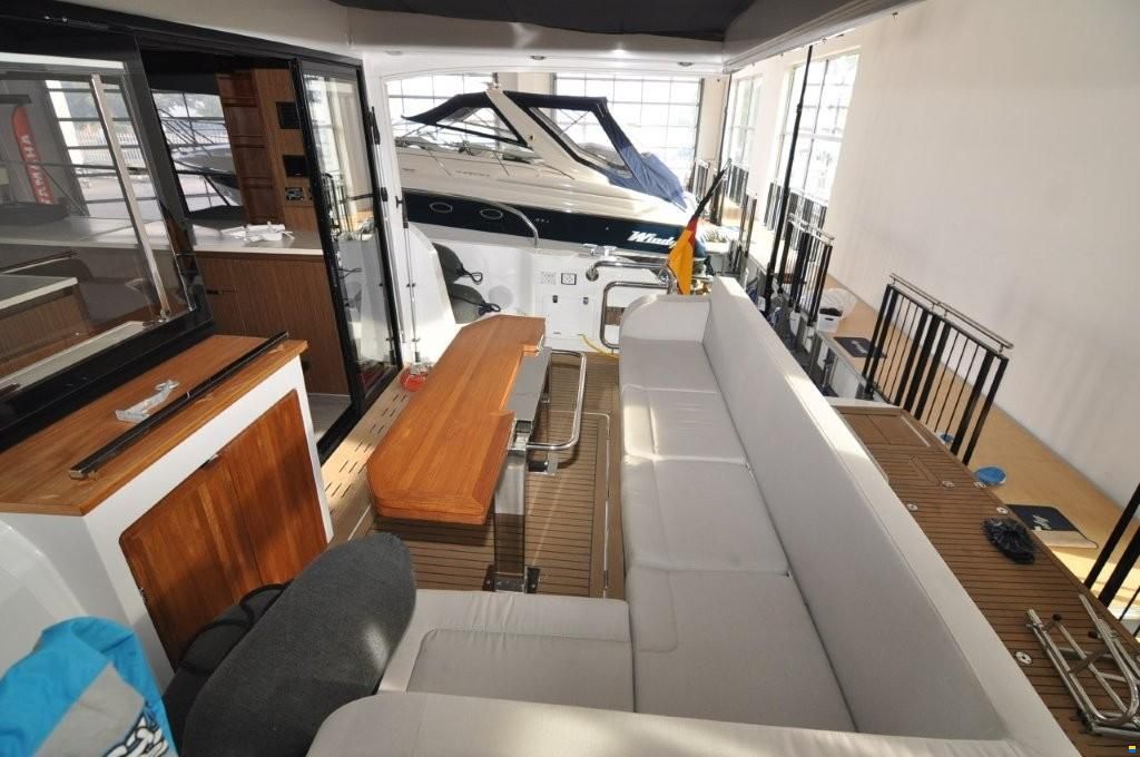 Sealine C430