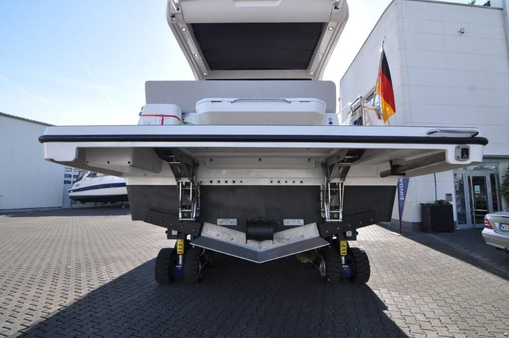 Sealine C430