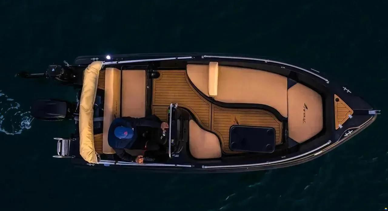 Nireus 490 Konsole