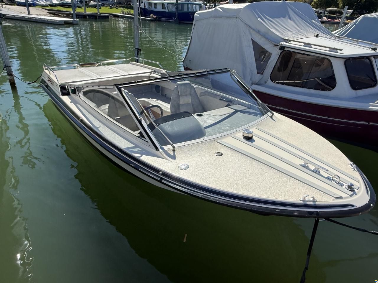 Draco 1900 SunTop – Klassisches Sportboo