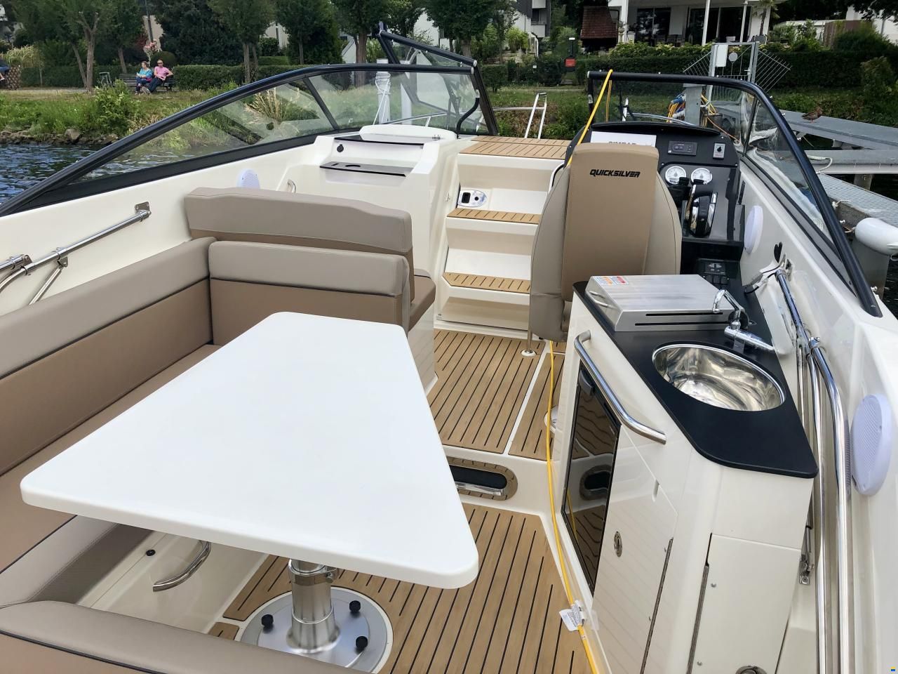 Quicksilver Activ 805 Cruiser