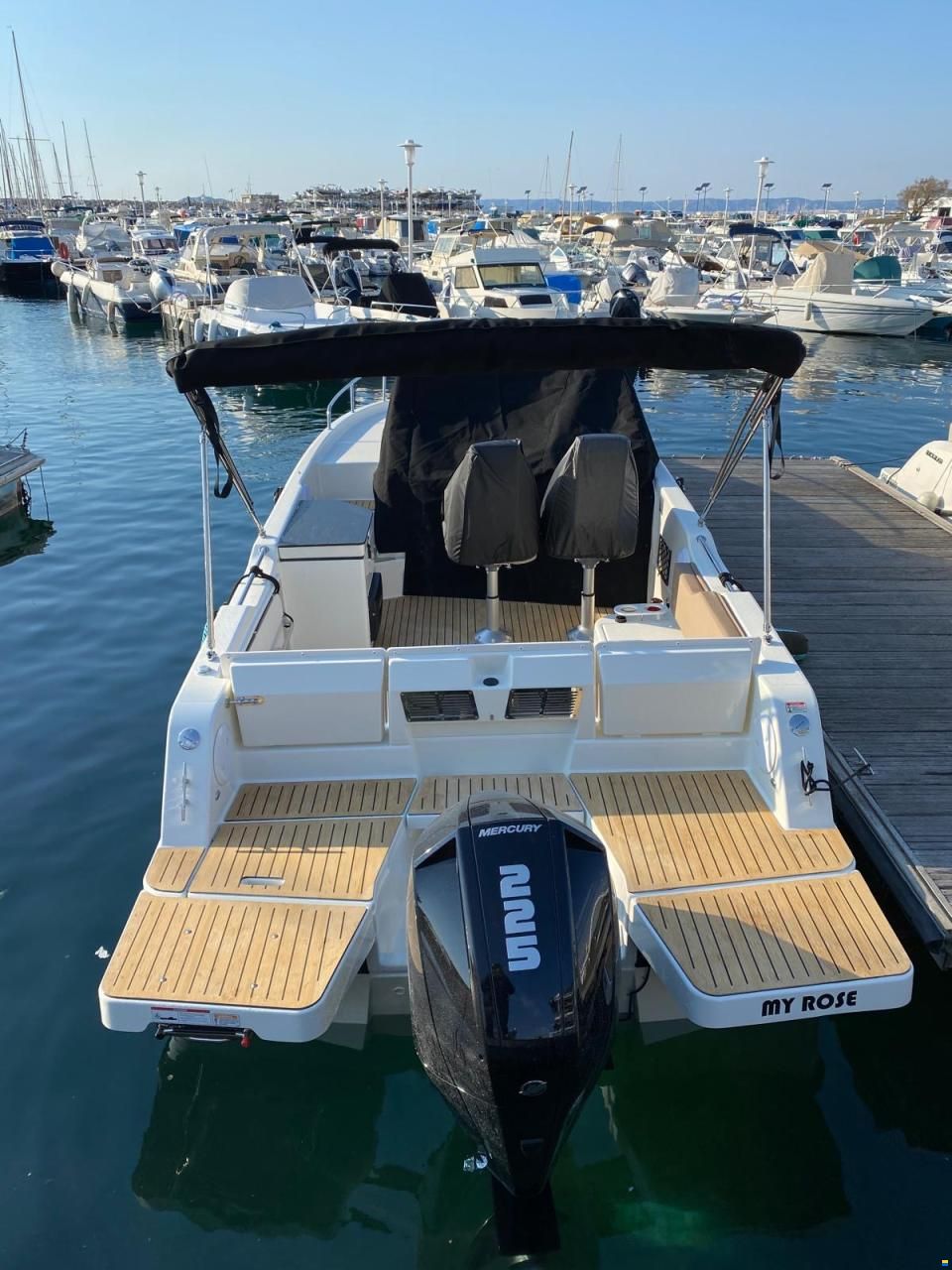 Quicksilver Activ 755 Sundeck