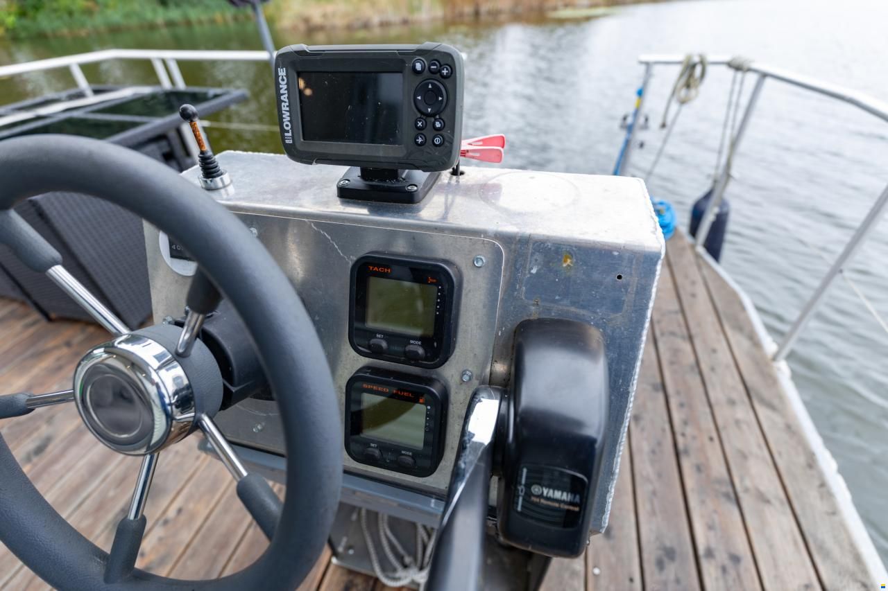 SKYLLA Houseboat H12