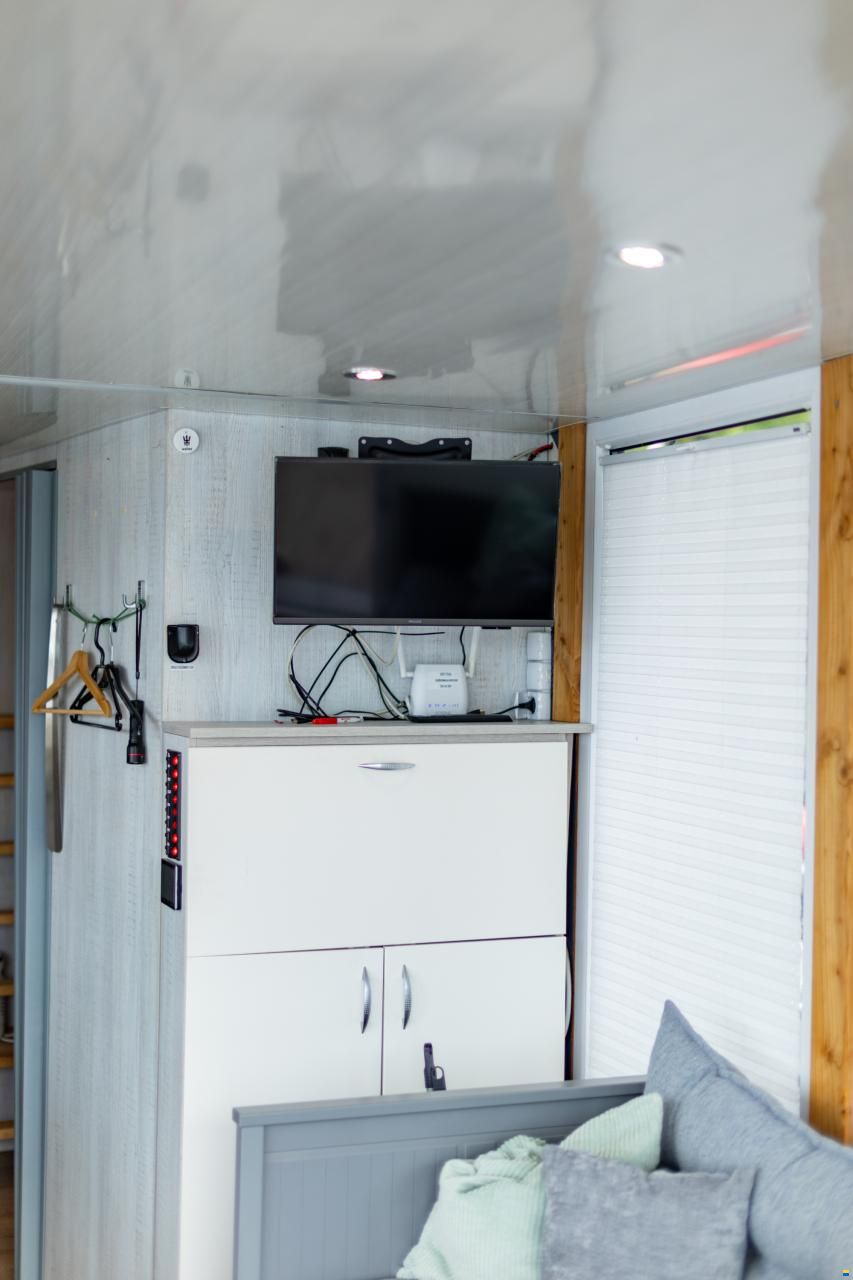 SKYLLA Houseboat H12