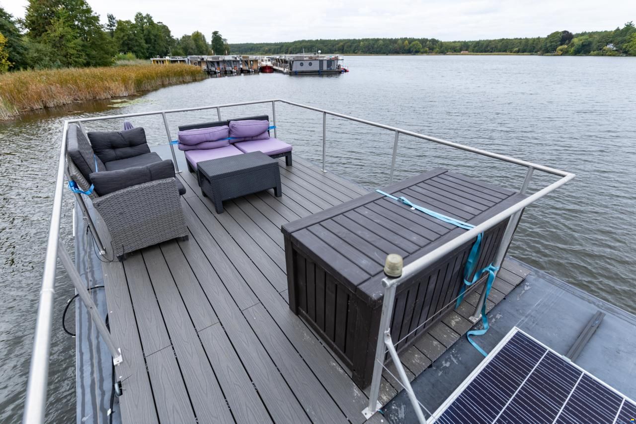 SKYLLA Houseboat H12