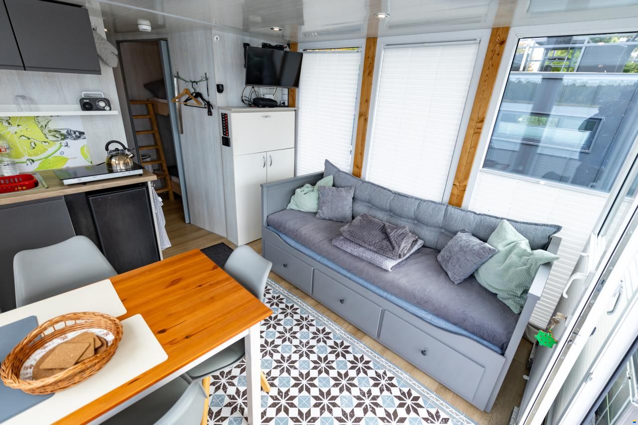 SKYLLA Houseboat H12