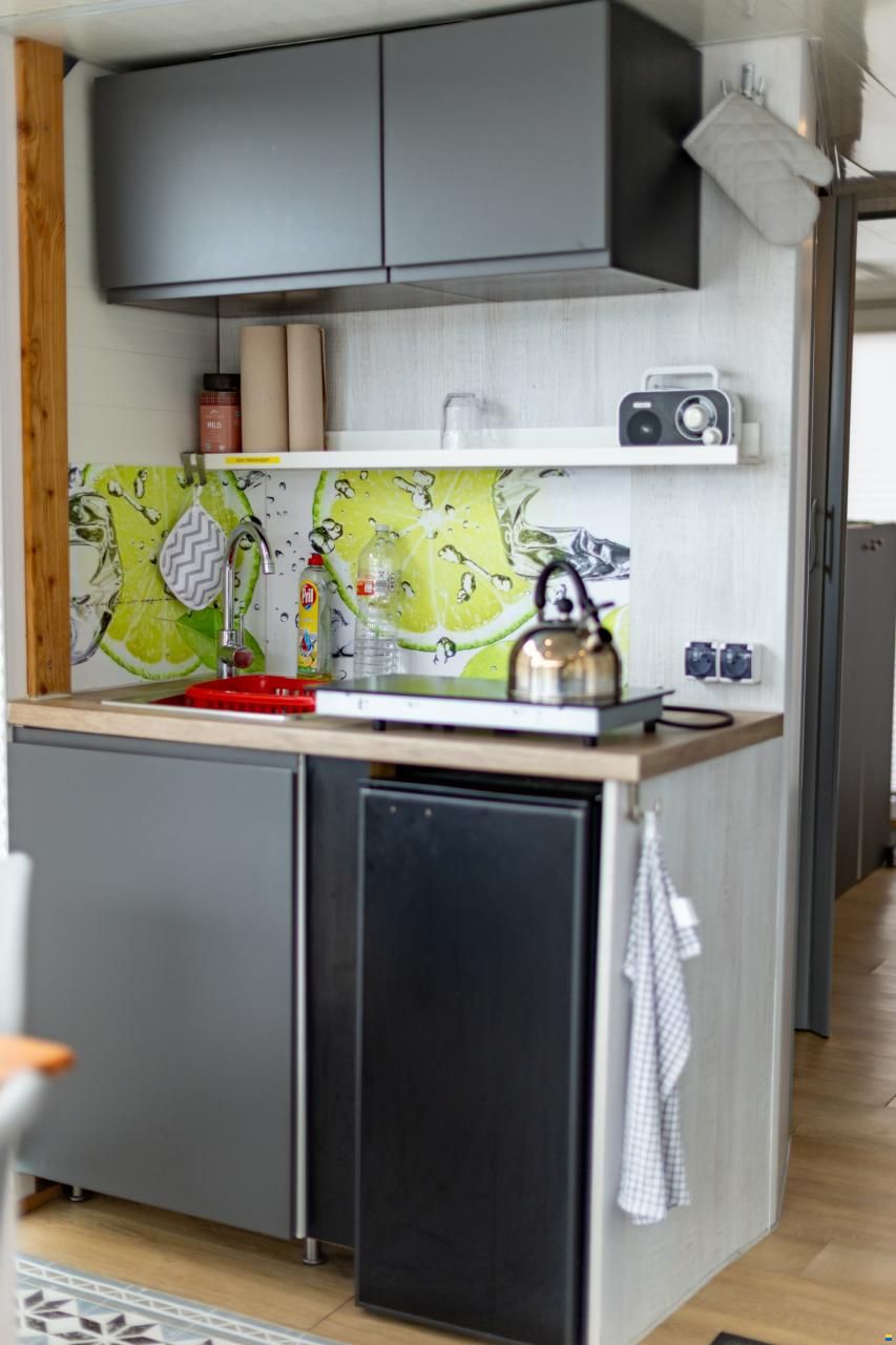 SKYLLA Houseboat H12