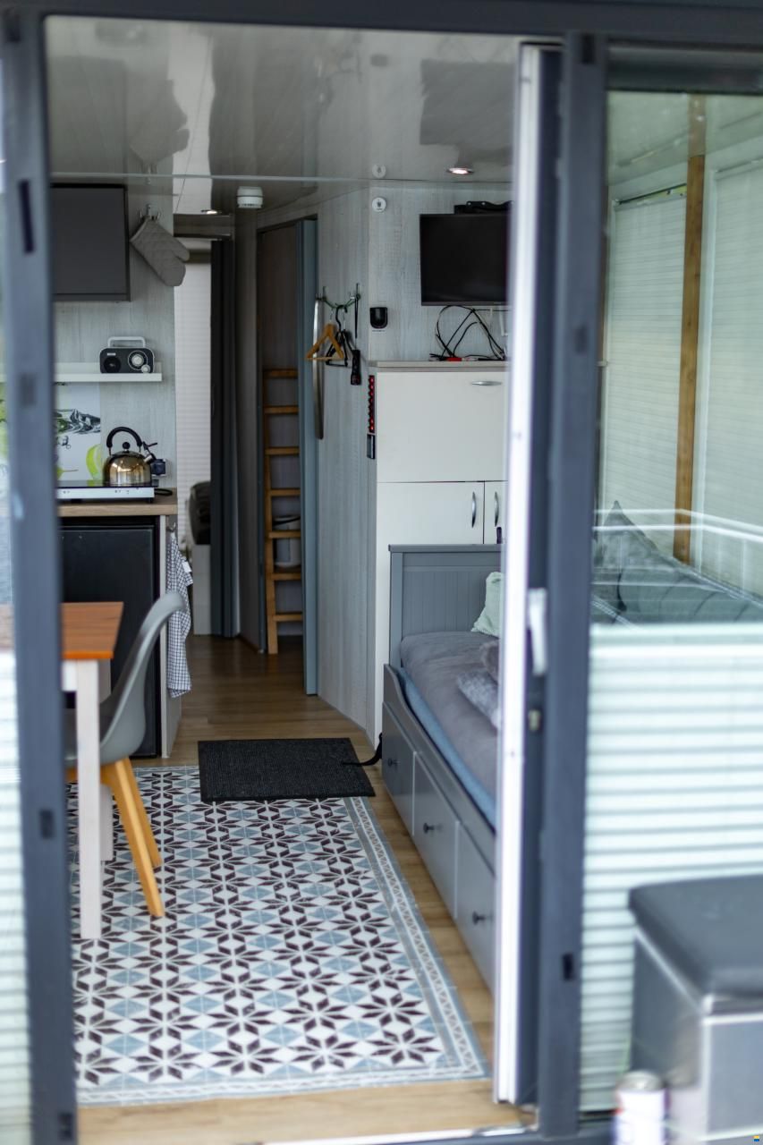 SKYLLA Houseboat H12
