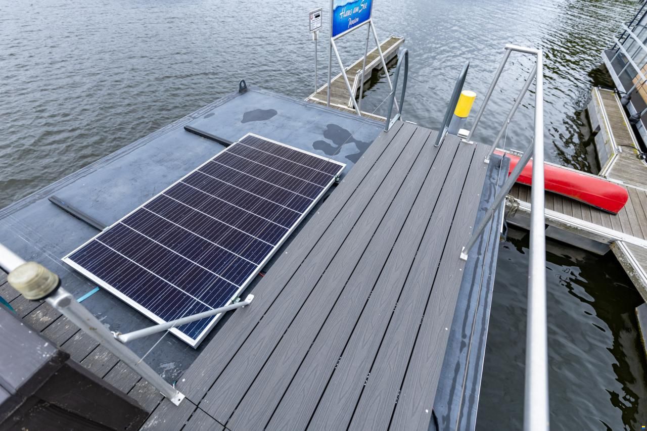 SKYLLA Houseboat H12