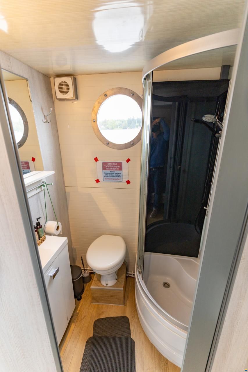 SKYLLA Houseboat H12