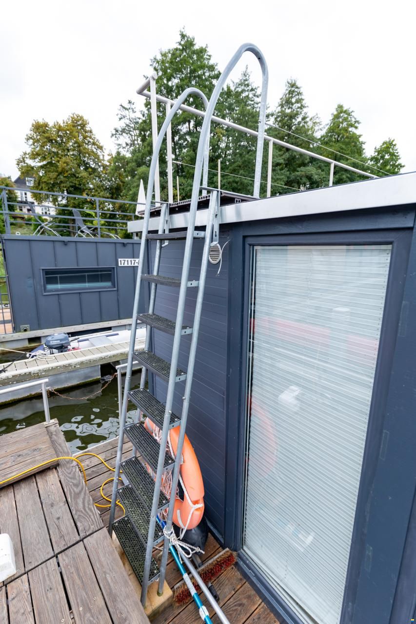 SKYLLA Houseboat H12