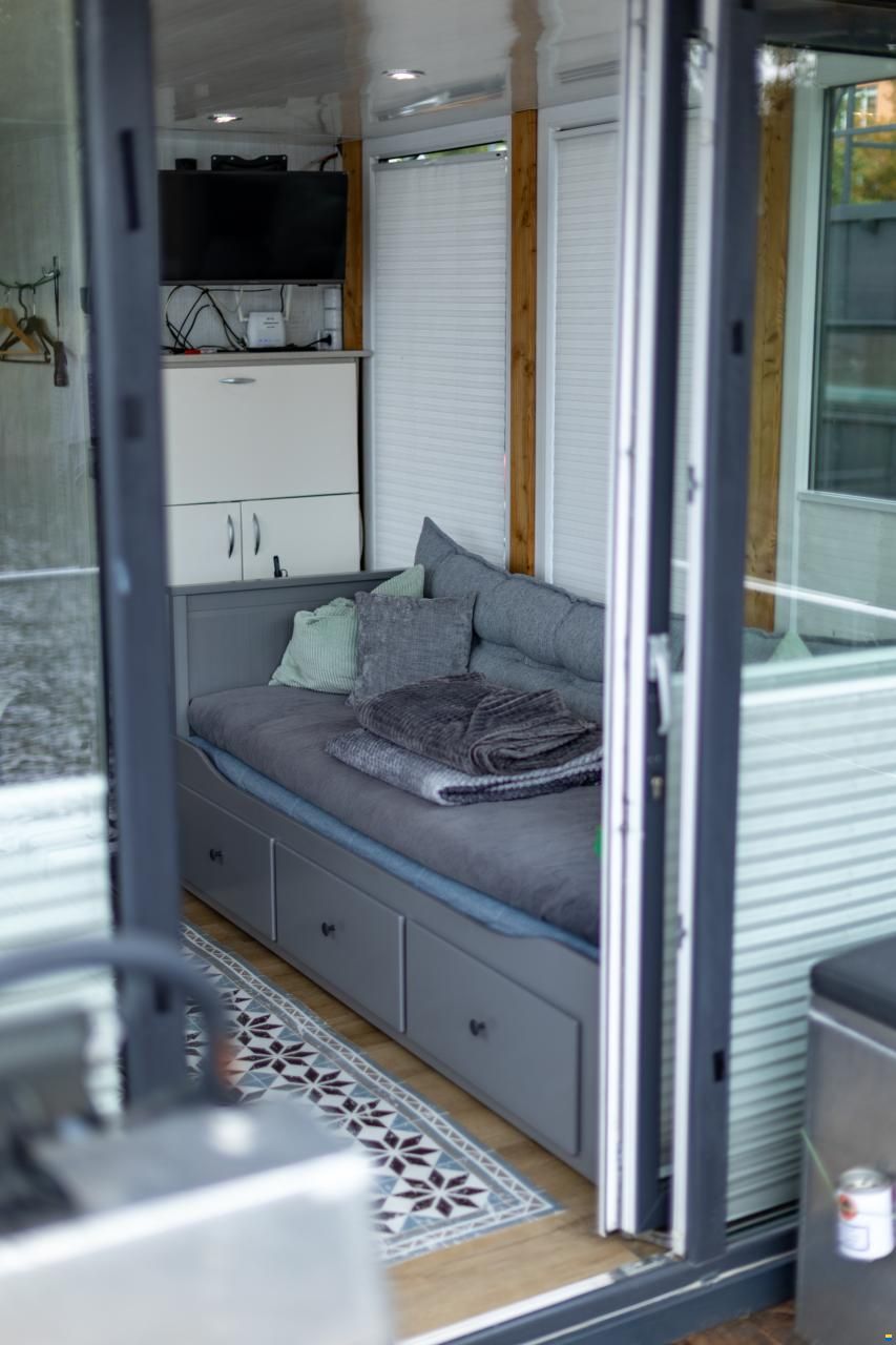 SKYLLA Houseboat H12