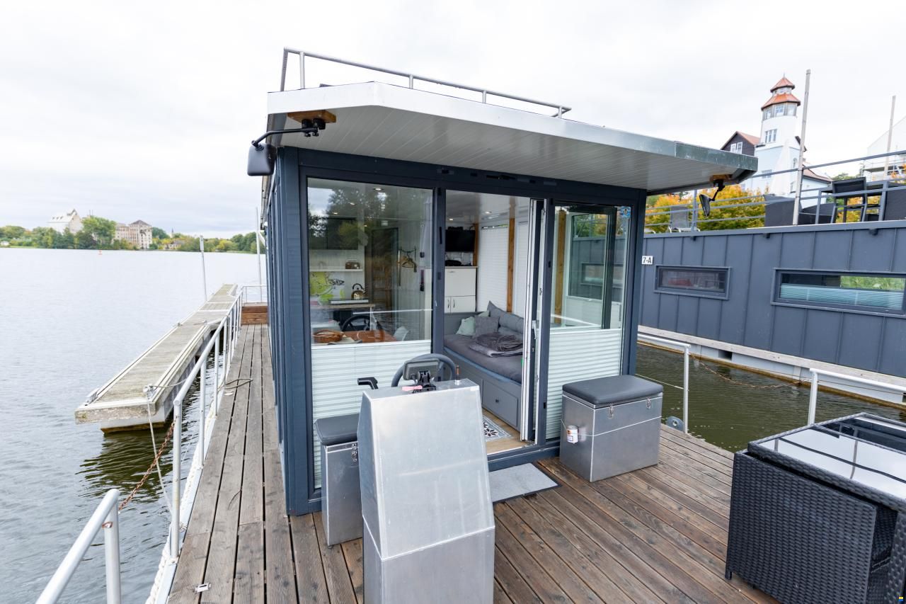 SKYLLA Houseboat H12