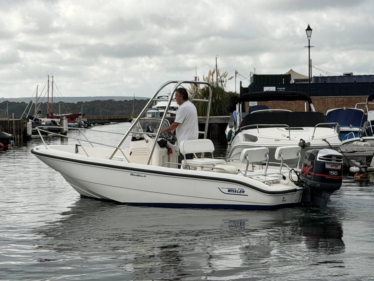 Boston Whaler Dauntless 18