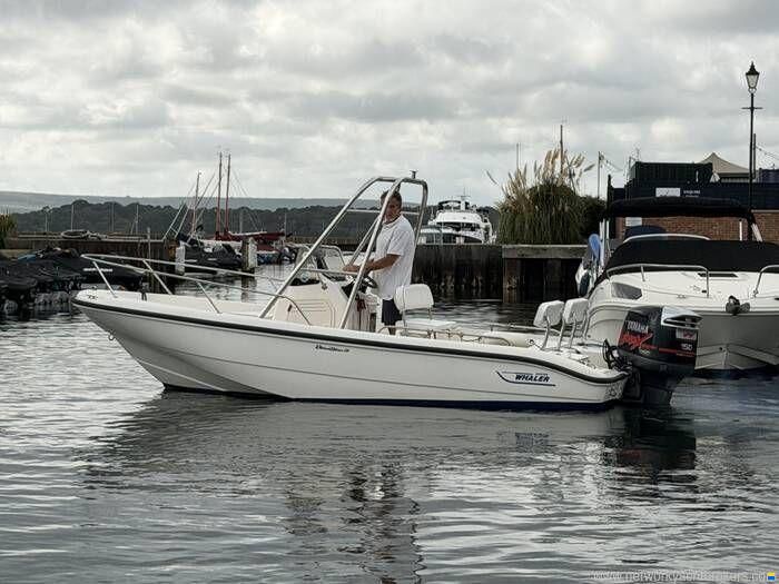 Boston Whaler Dauntless 18