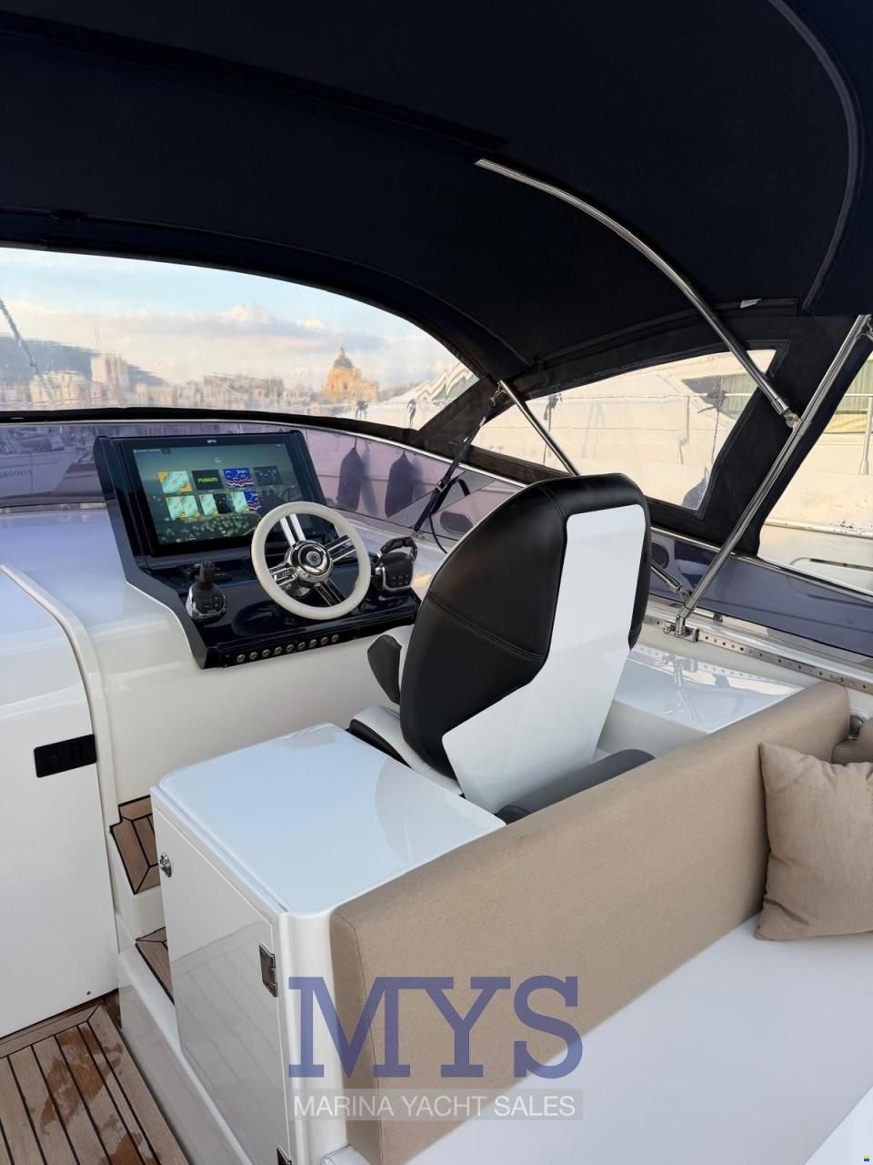 Marine Yachting Mig 38