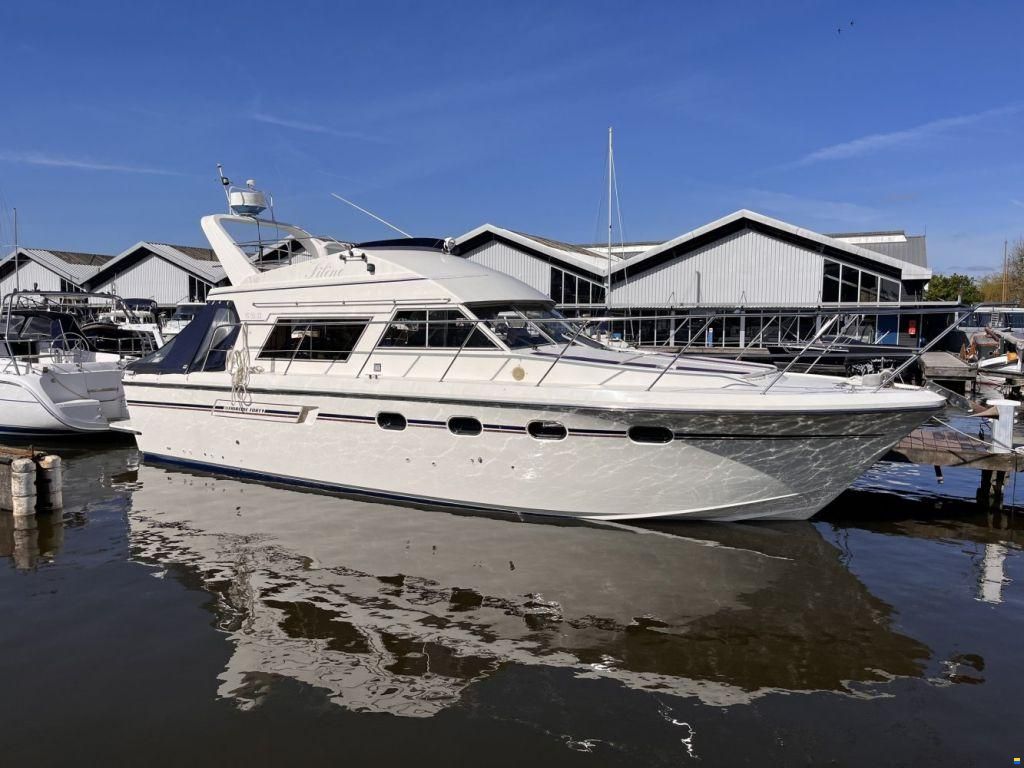 Fairline 40\r