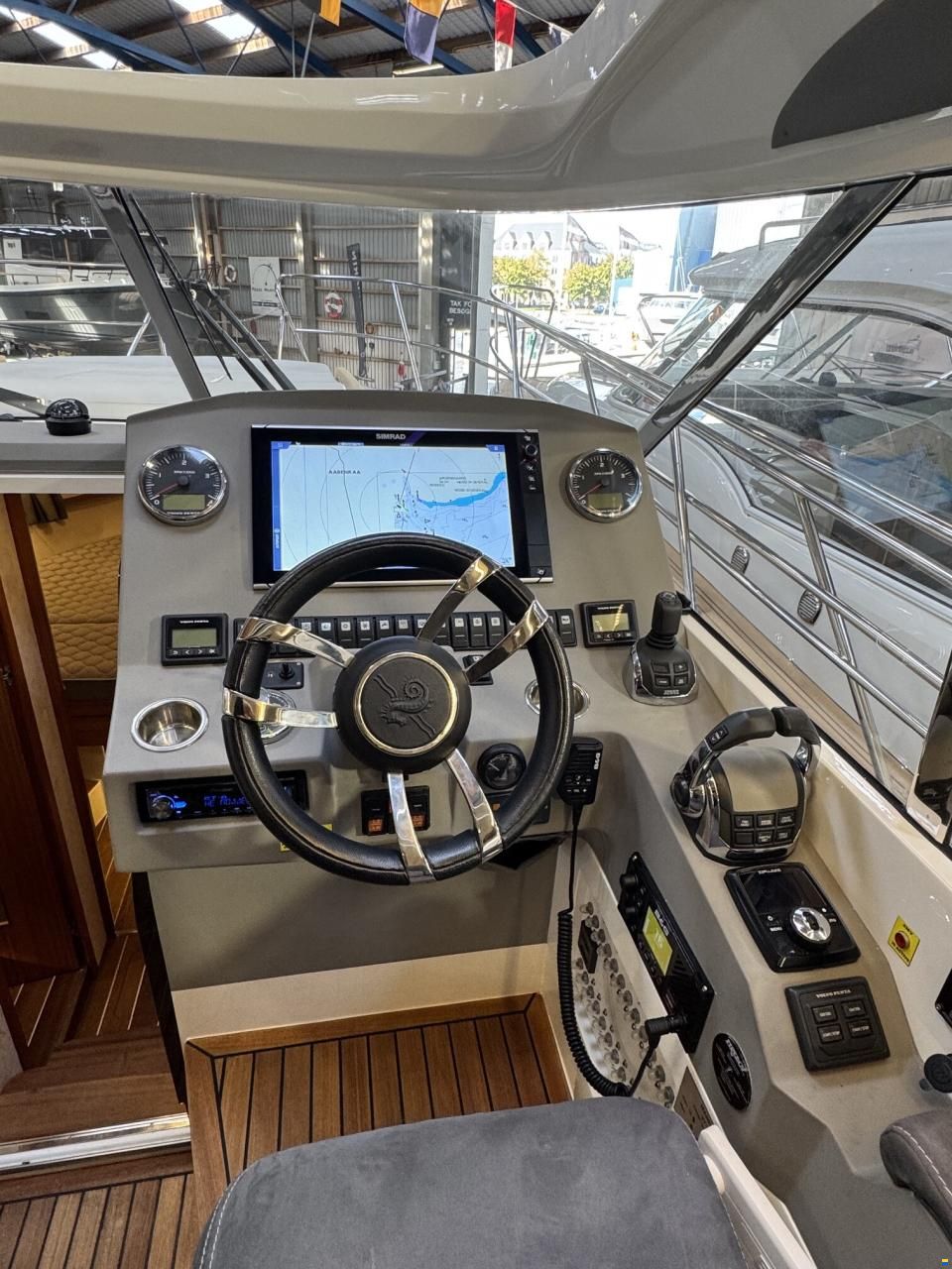 Marex 375 - 2 x Volvo Penta mit Joystick/