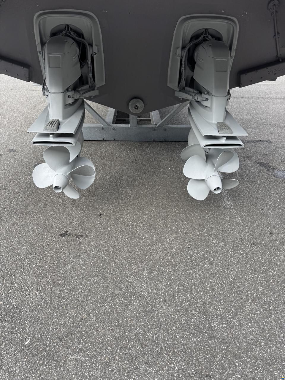 Marex 375 - 2 x Volvo Penta mit Joystick/
