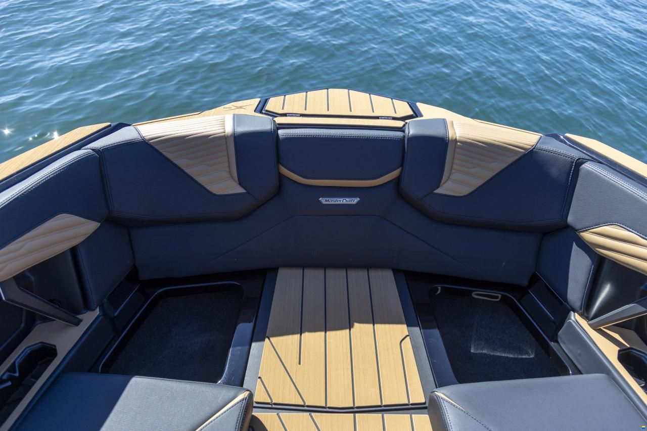 MasterCraft X23 2027 | black | 75h