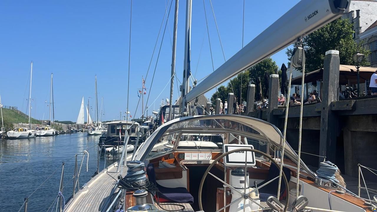 Hallberg-Rassy 42F MKII