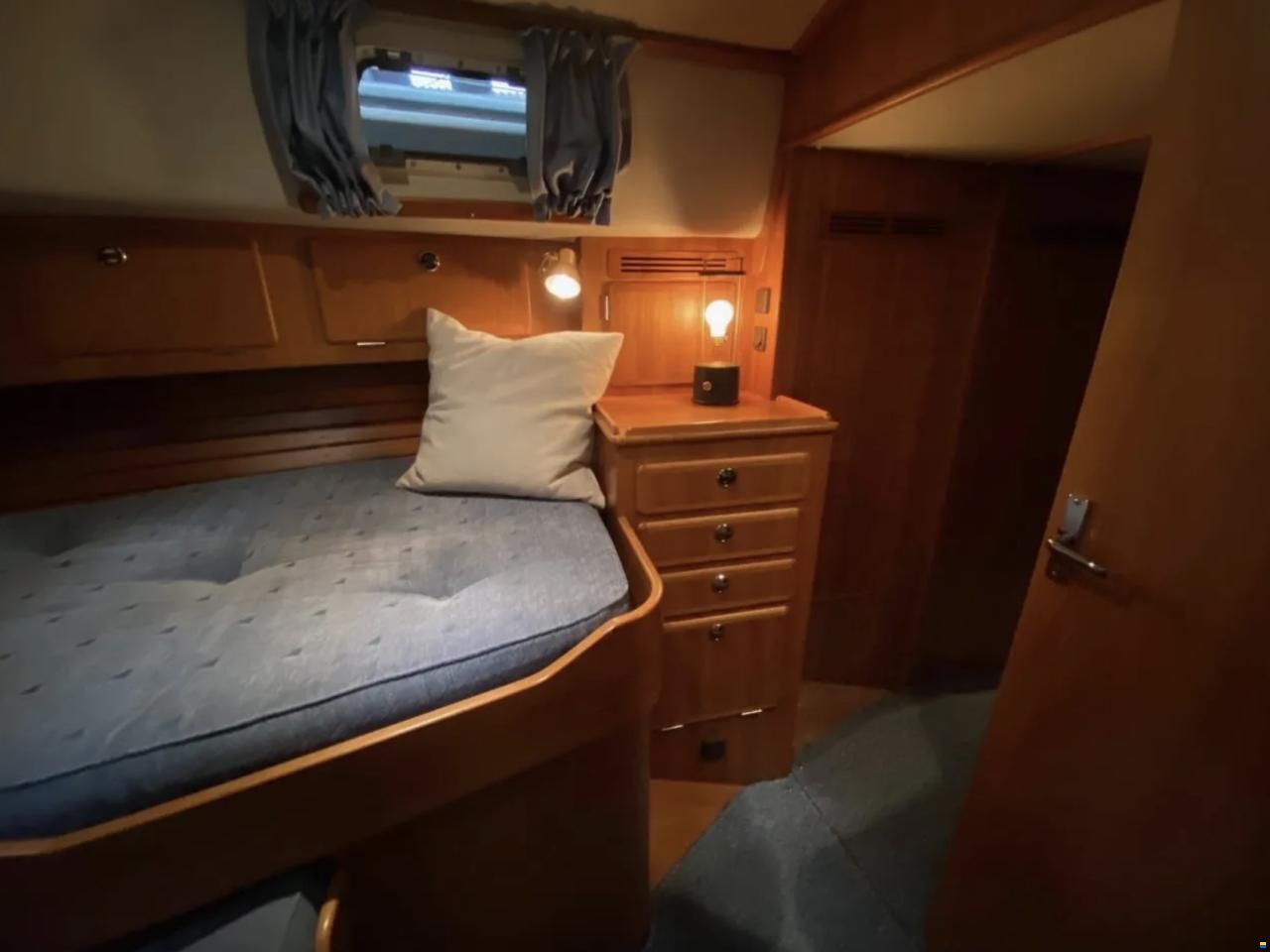 Hallberg-Rassy 42F MKII