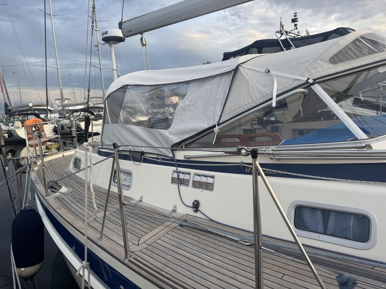 Hallberg-Rassy 42F MKII
