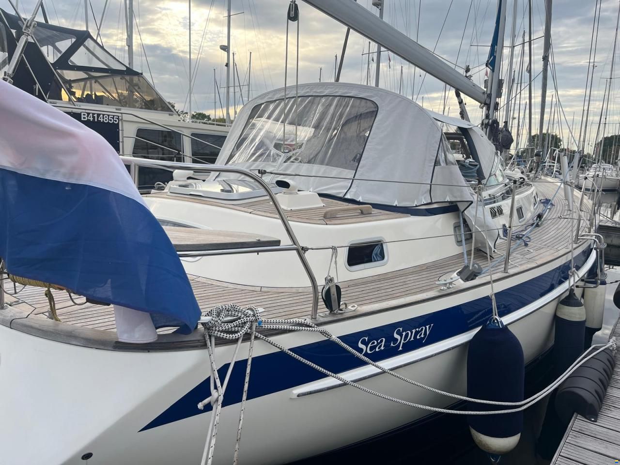 Hallberg-Rassy 42F MKII
