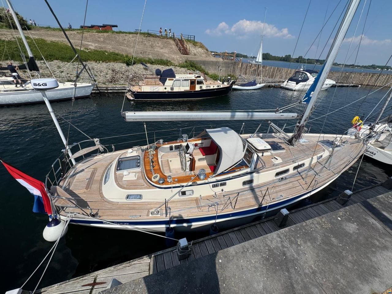 Hallberg-Rassy 42F MKII