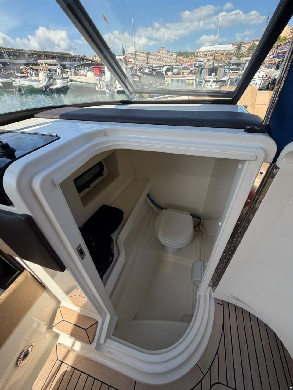 Sea Ray SLX 250