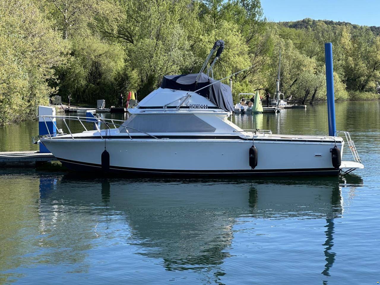 Bertram 28 Fly