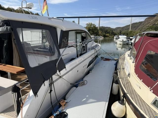 Sealine C335