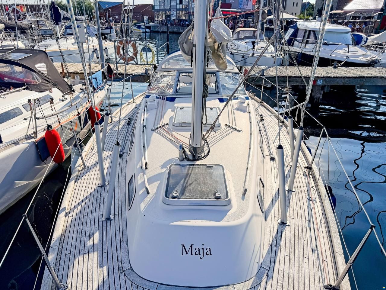 Hallberg-Rassy 34