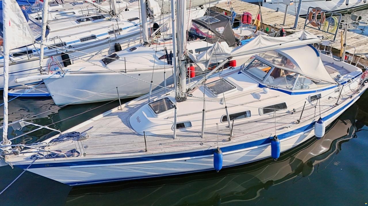 Hallberg-Rassy 34