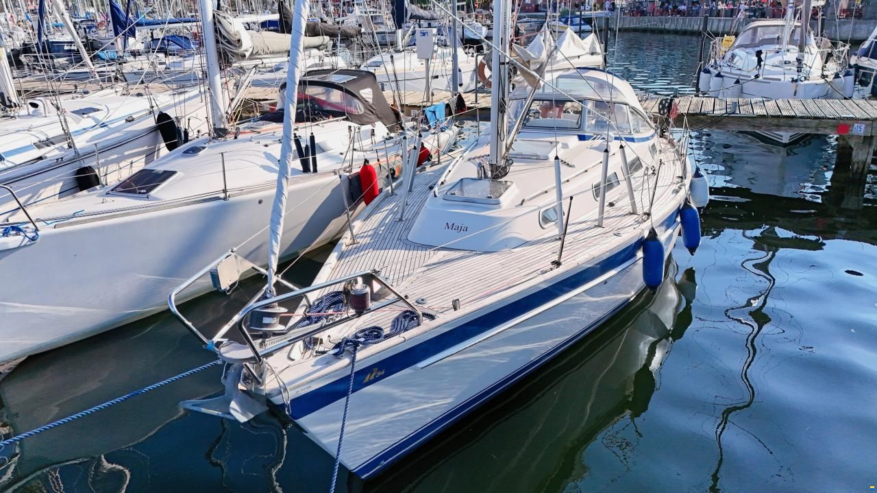 Hallberg-Rassy 34