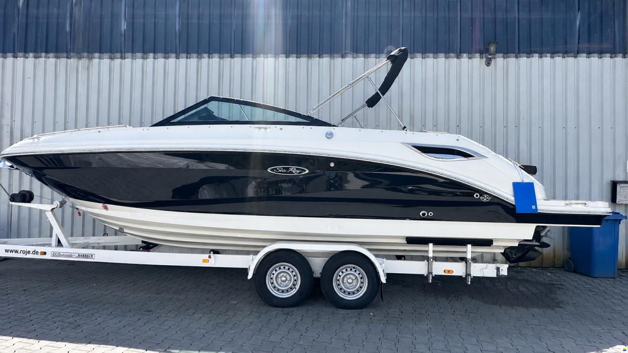 Sea Ray SDX250E & Trailer  (1. Hand)