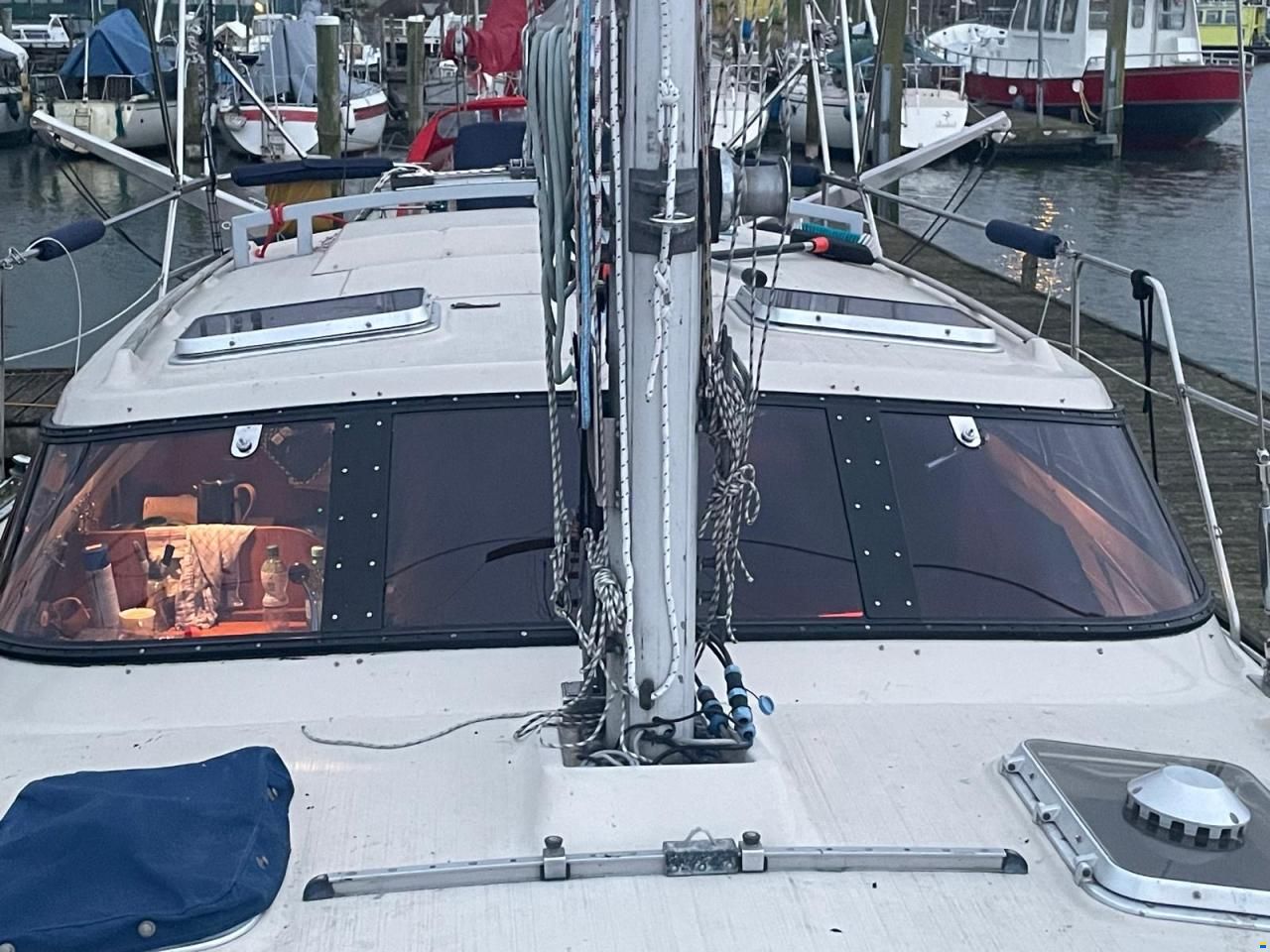 Beneteau Evasion 34, gebogenen Scheiben