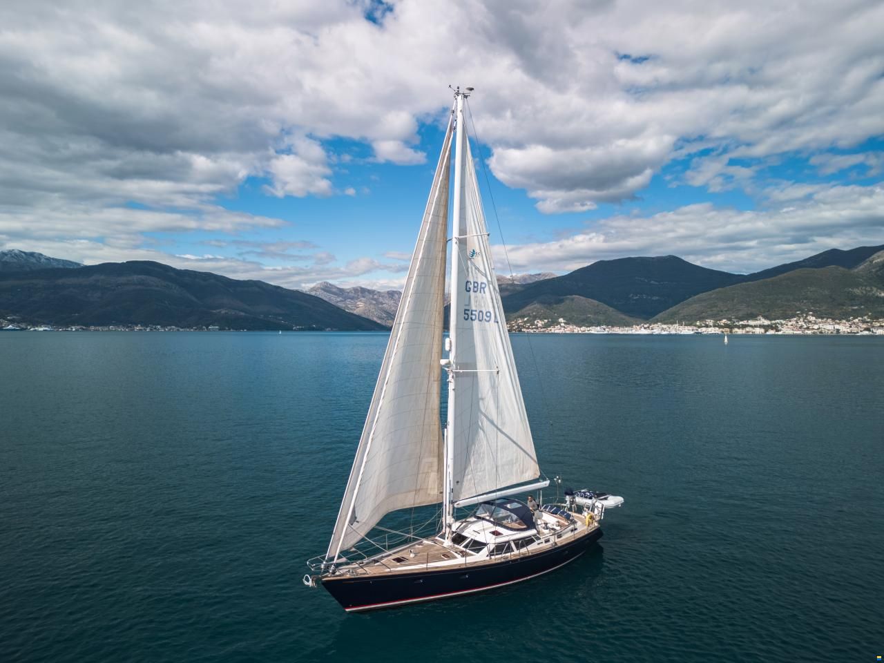 Discovery Yachts 55